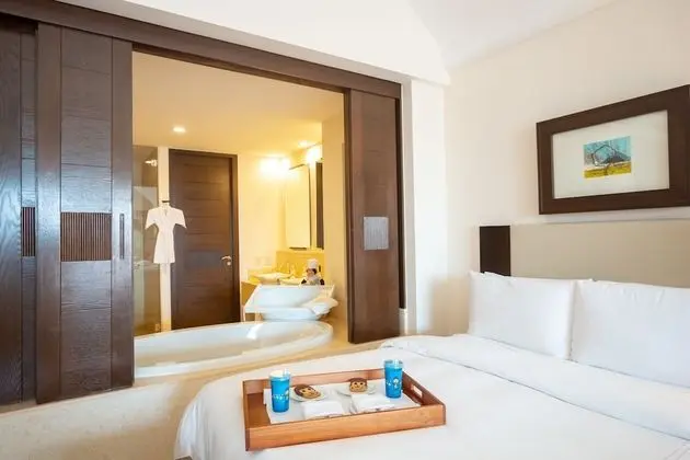 Ambassador Two Bedrooms Family Suite Ocean View