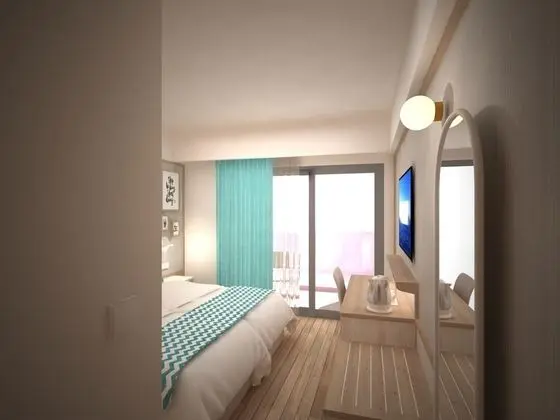 Tek Büyük veya İki Ayrı Yataklı Oda, Havuz Kenarı