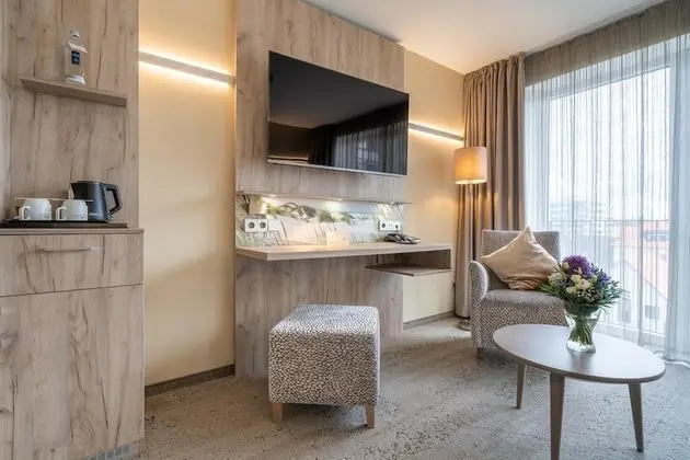 City Tek Büyük Yataklı Oda