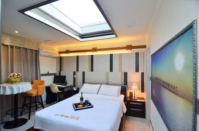 Open Sky Room