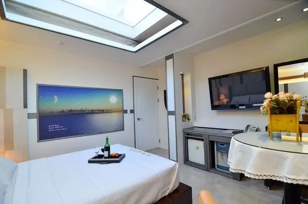 Open Sky Room