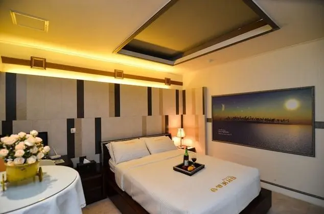 Open Sky Room