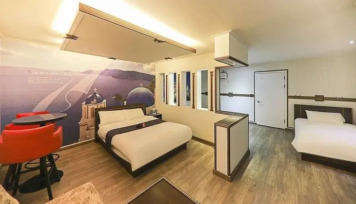 Üç Kişilik Oda