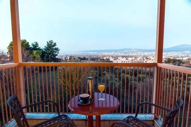 Tek Büyük veya İki Ayrı Yataklı Oda