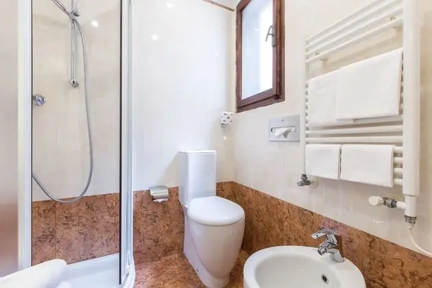 Classic Tek Büyük veya İki Ayrı Yataklı Oda