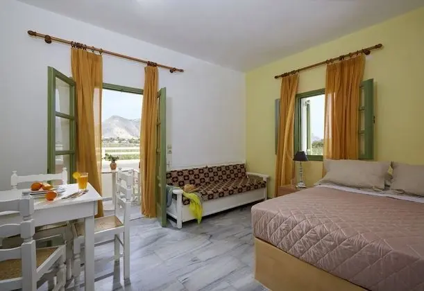 Stüdyo, Bahçe Manzaralı