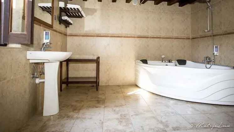 Superior Room with Fireplace & Spa Bath