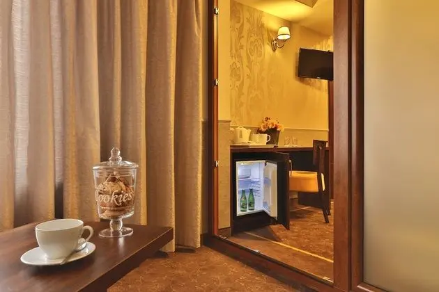 Deluxe Tek Büyük Yataklı Oda