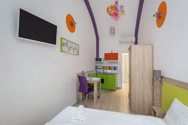 Stüdyo, Bahçe Manzaralı