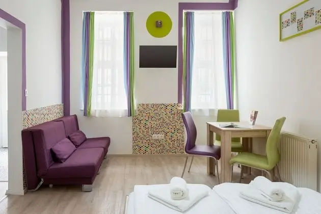 Stüdyo (Large Studio)