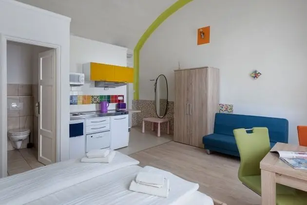 Stüdyo (Large Studio)