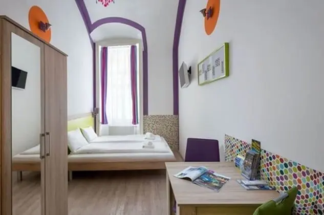 Stüdyo (Large Studio)