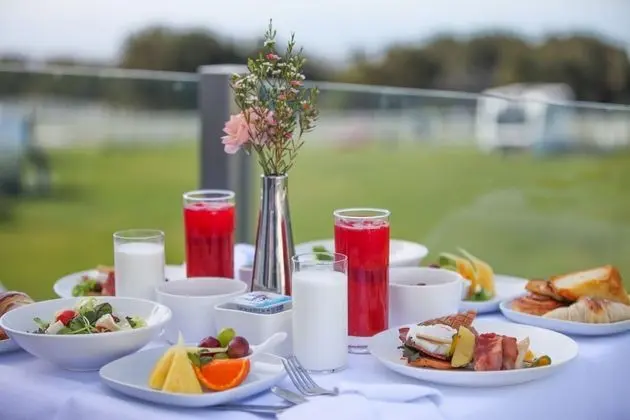 Luxury Ev (Breakfast for 2 included)