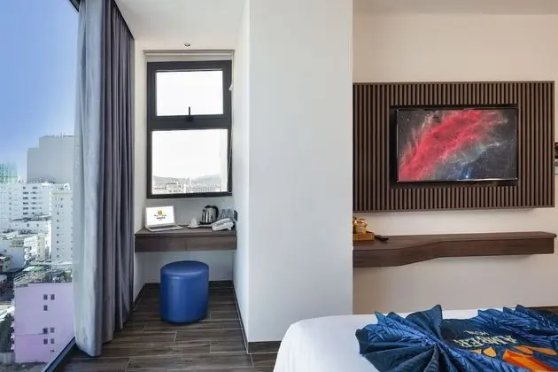 Deluxe Üç Kişilik Oda, Şehir Manzaralı