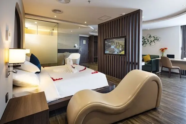 Senior Oda, Kısmi Deniz Manzaralı