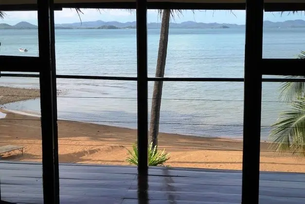 Beach House Room / Upstairs
