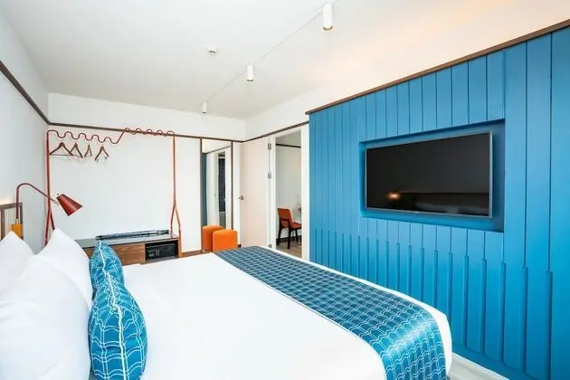 Grand Corner Suite