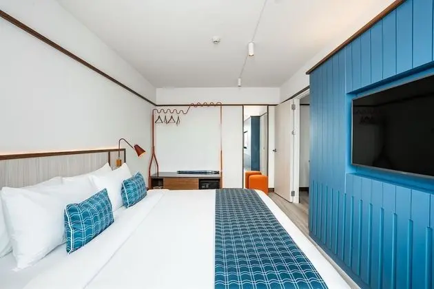 Grand Corner Suite