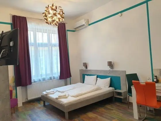 Stüdyo (Large Studio)