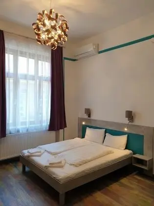 Stüdyo (Large Studio)