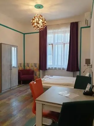 Stüdyo (Large Studio)