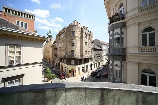 Stüdyo (Large Studio)