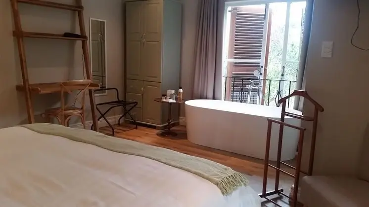 Honeymoon Suite