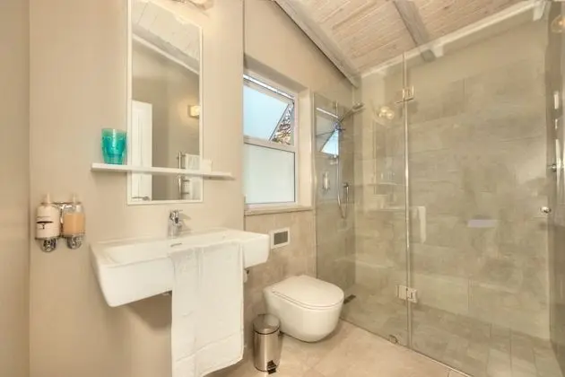 Honeymoon Suite