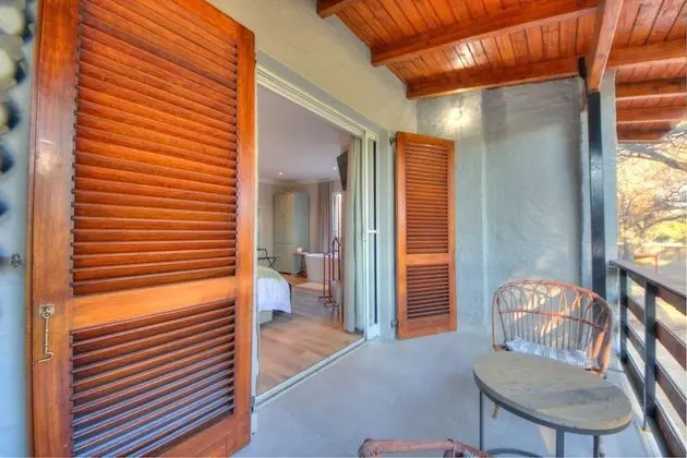 Honeymoon Suite