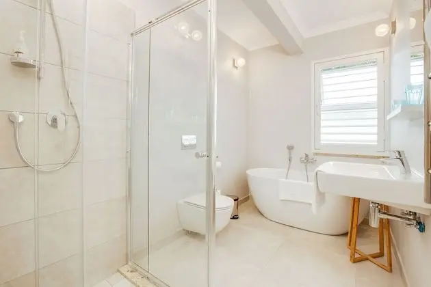 Luxury Tek Büyük Yataklı Oda