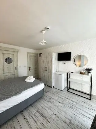 3 Kişilik Oda, Havuz Manzaralı, Havuz Bağlantılı
