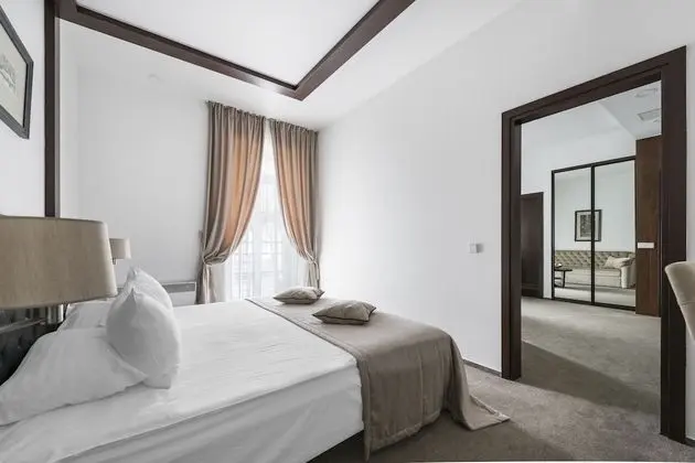 Süit (Bedroom and Living Room)