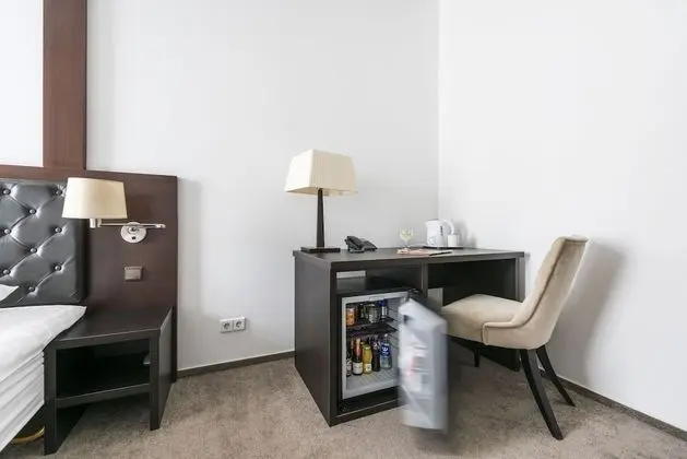 Süit (Bedroom and Living Room)