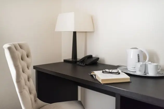 Süit (Bedroom and Living Room)