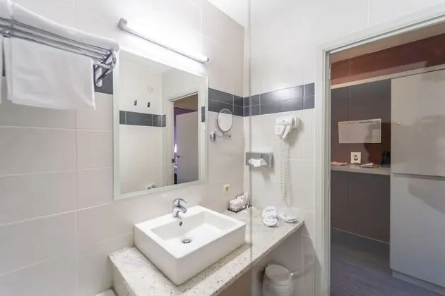 Standard Tek Büyük veya İki Ayrı Yataklı Oda