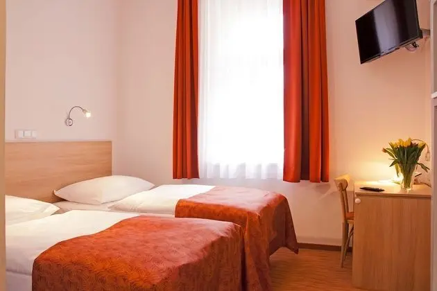 Standard Tek Büyük veya İki Ayrı Yataklı Oda