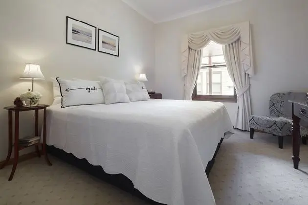 Tek Büyük veya İki Ayrı Yataklı Oda (Huon Pine Room)