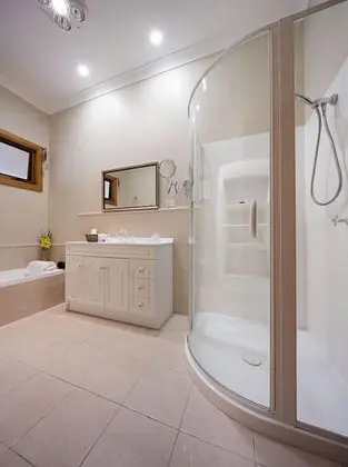 Tek Büyük veya İki Ayrı Yataklı Oda (Sassafras Room)