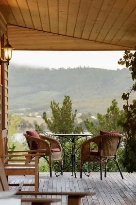 Tek Büyük veya İki Ayrı Yataklı Oda (Silver Wattle Room)