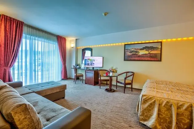 Deluxe Tek Büyük Yataklı Oda