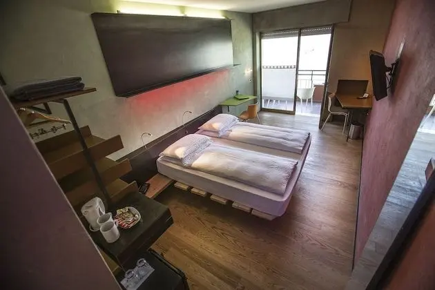 Tek Büyük Yataklı Oda, Göl Manzaralı (ambient)