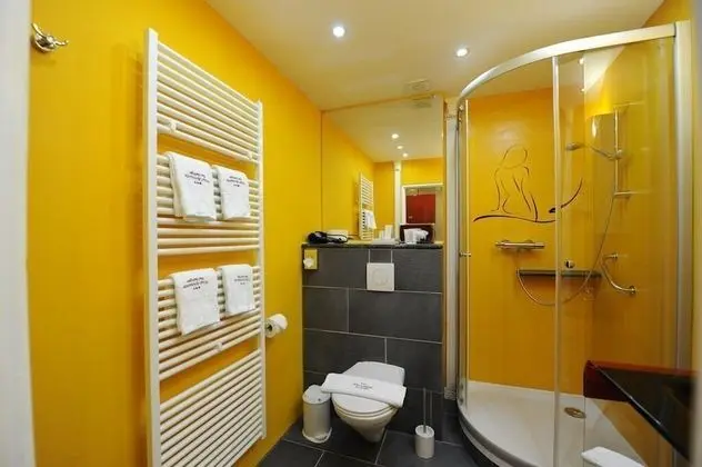 Comfort Tek Büyük Yataklı Oda