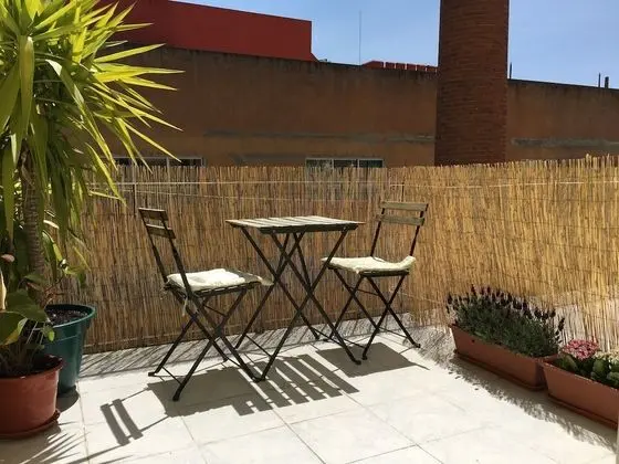 Comfort Tek Büyük Yataklı Oda, Ortak Banyo, Avlu Manzaralı (Terrace)