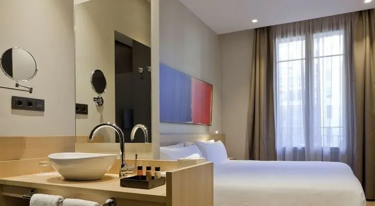 Comfort Tek Büyük veya İki Ayrı Yataklı Oda, Teras, Avlu Manzaralı