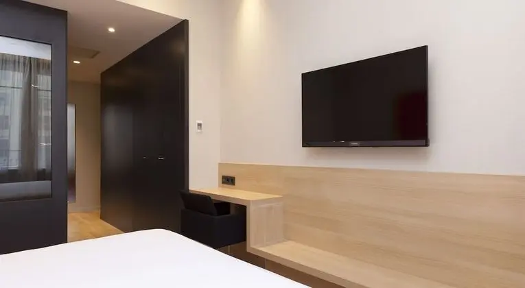 Comfort Tek Büyük veya İki Ayrı Yataklı Oda, Teras, Avlu Manzaralı