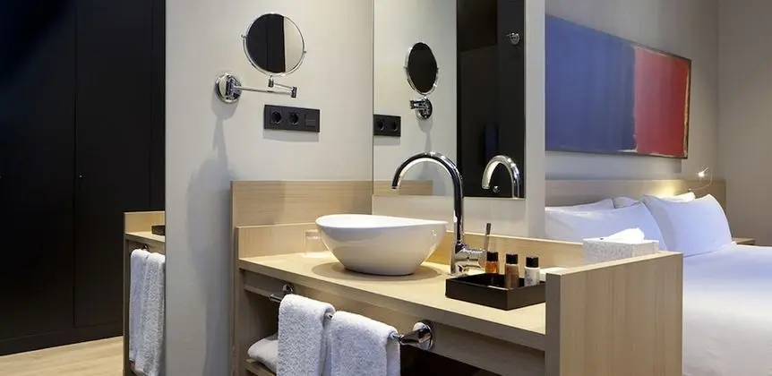 Comfort Tek Büyük veya İki Ayrı Yataklı Oda, Teras, Avlu Manzaralı