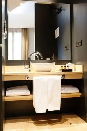 Comfort Tek Büyük veya İki Ayrı Yataklı Oda, Teras, Avlu Manzaralı