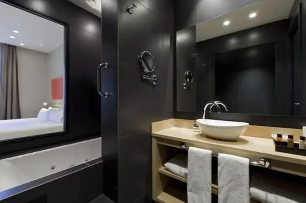 Deluxe Tek Büyük Yataklı Oda, Sıcak Su Küveti