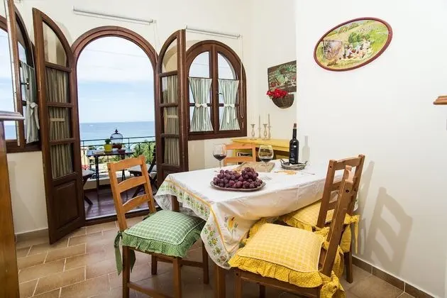Apart Daire, Deniz Manzaralı (2nd Floor Vineyard)