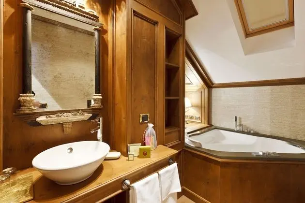 Suite with Jacuzzi